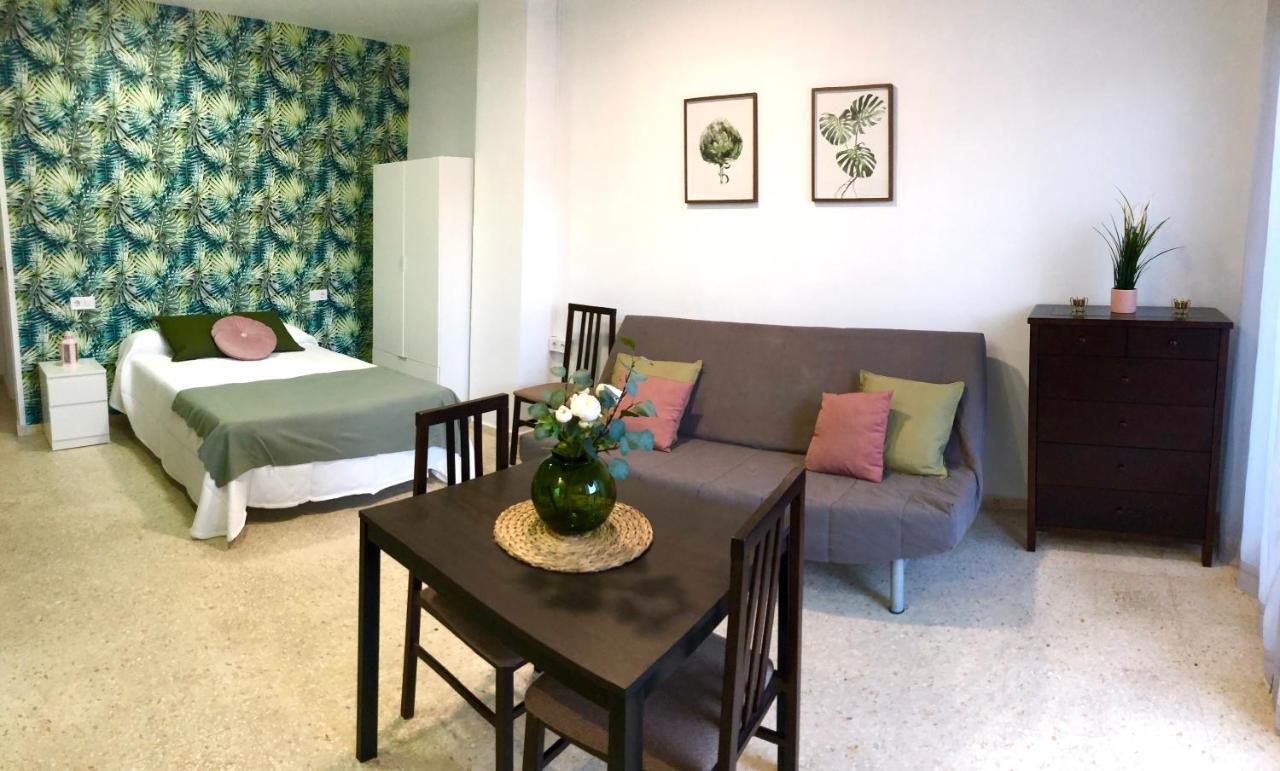 Apartamento Con Piscina En Ciudad Jardin Малага Экстерьер фото