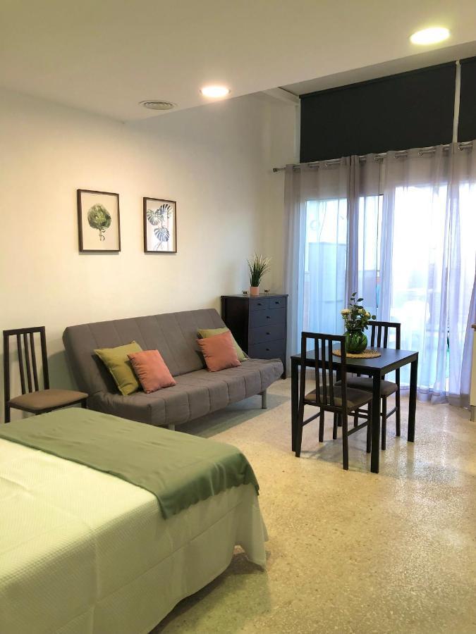 Apartamento Con Piscina En Ciudad Jardin Малага Экстерьер фото